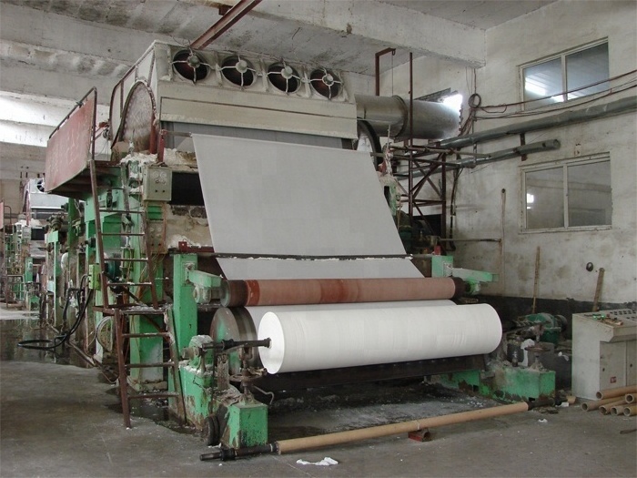 Small waste recycling plant production line production line grinding paper towel sanitary roll manufacturing machines