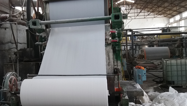 Small waste recycling plant production line production line grinding paper towel sanitary roll manufacturing machines