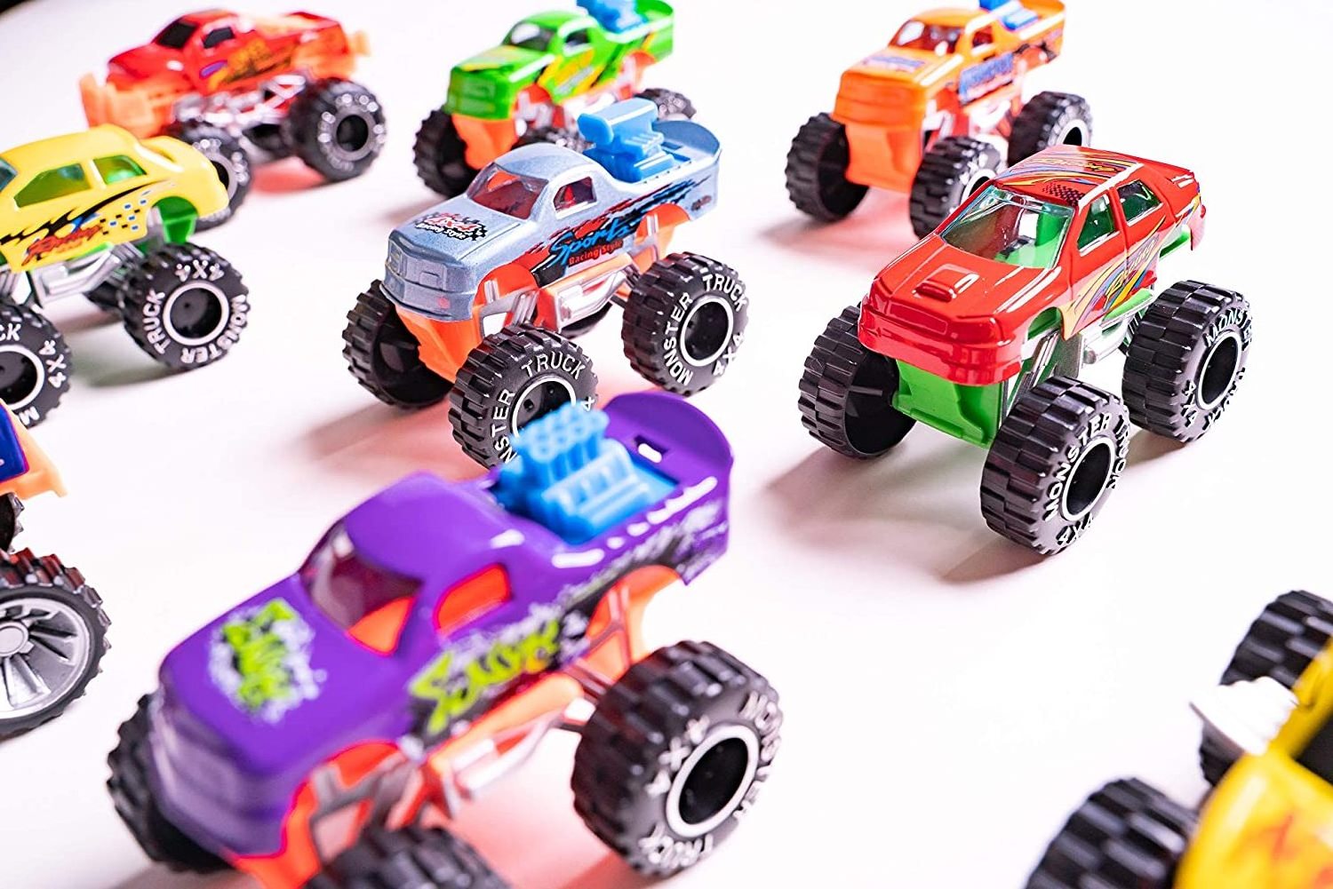 Wholesale 9pcs Colorful Monster Car Die Cast Off Road Friction Car Big Wheels Truck Toy