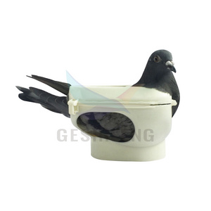 Pigeon fixer/pigeon holder for pigeons