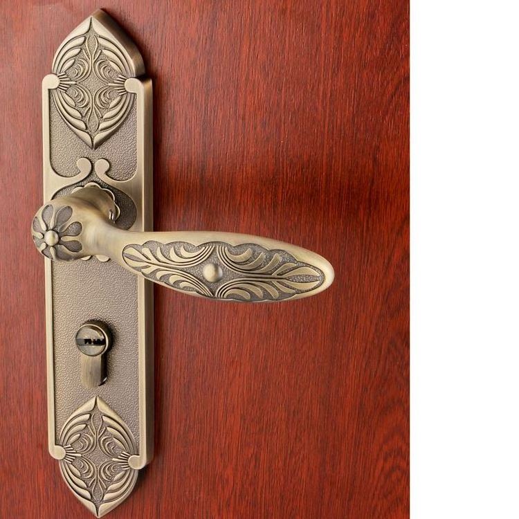 Top fashion and security zinc alloy wooden door lock retro interior bedroom wooden door handle lock silent mechanical door lock