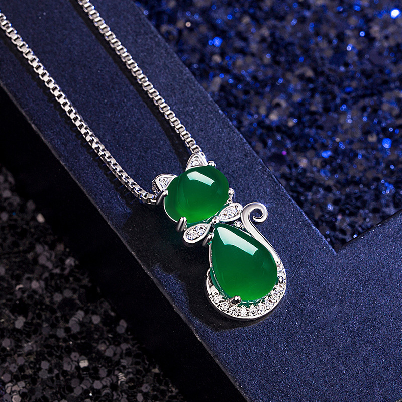 Collares Para Mujer Woman Platinum Plated White Diamond  Green Chalcedony Pendant Green Agate Stone Jade Cat Pendant Necklace