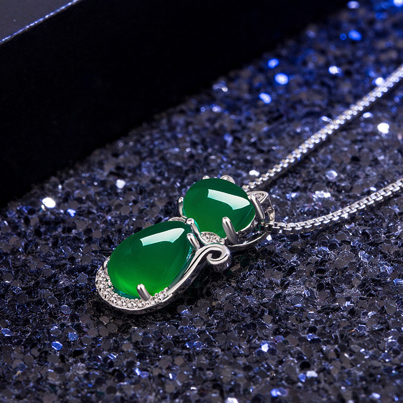 Collares Para Mujer Woman Platinum Plated White Diamond  Green Chalcedony Pendant Green Agate Stone Jade Cat Pendant Necklace