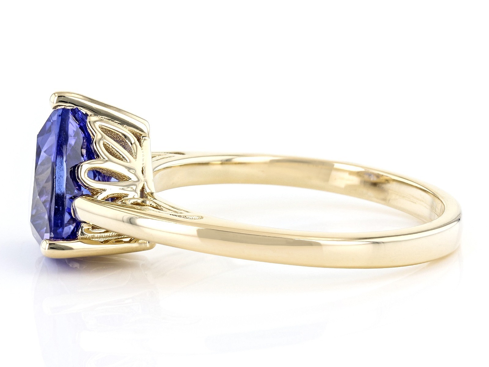 Elegance in Hues: Blue Tanzanite 14K Yellow Gold Ring | A Heavenly Symphony of Gemstone Brilliance and Precious Metal Splendor