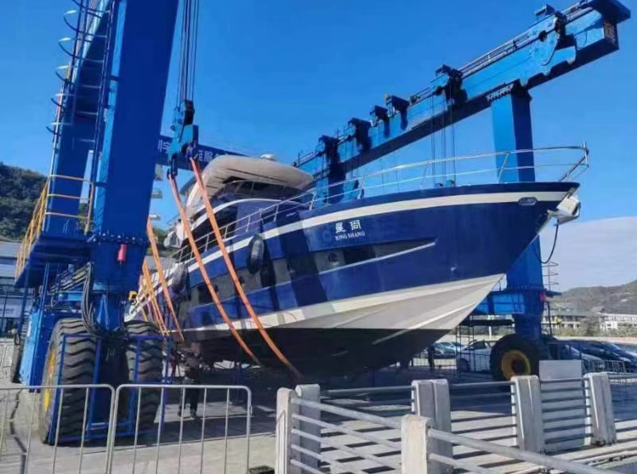 300ton Boat Travel Lift Yacht Crane Floating Boat Lifting 500 Ton for Shipyard Using