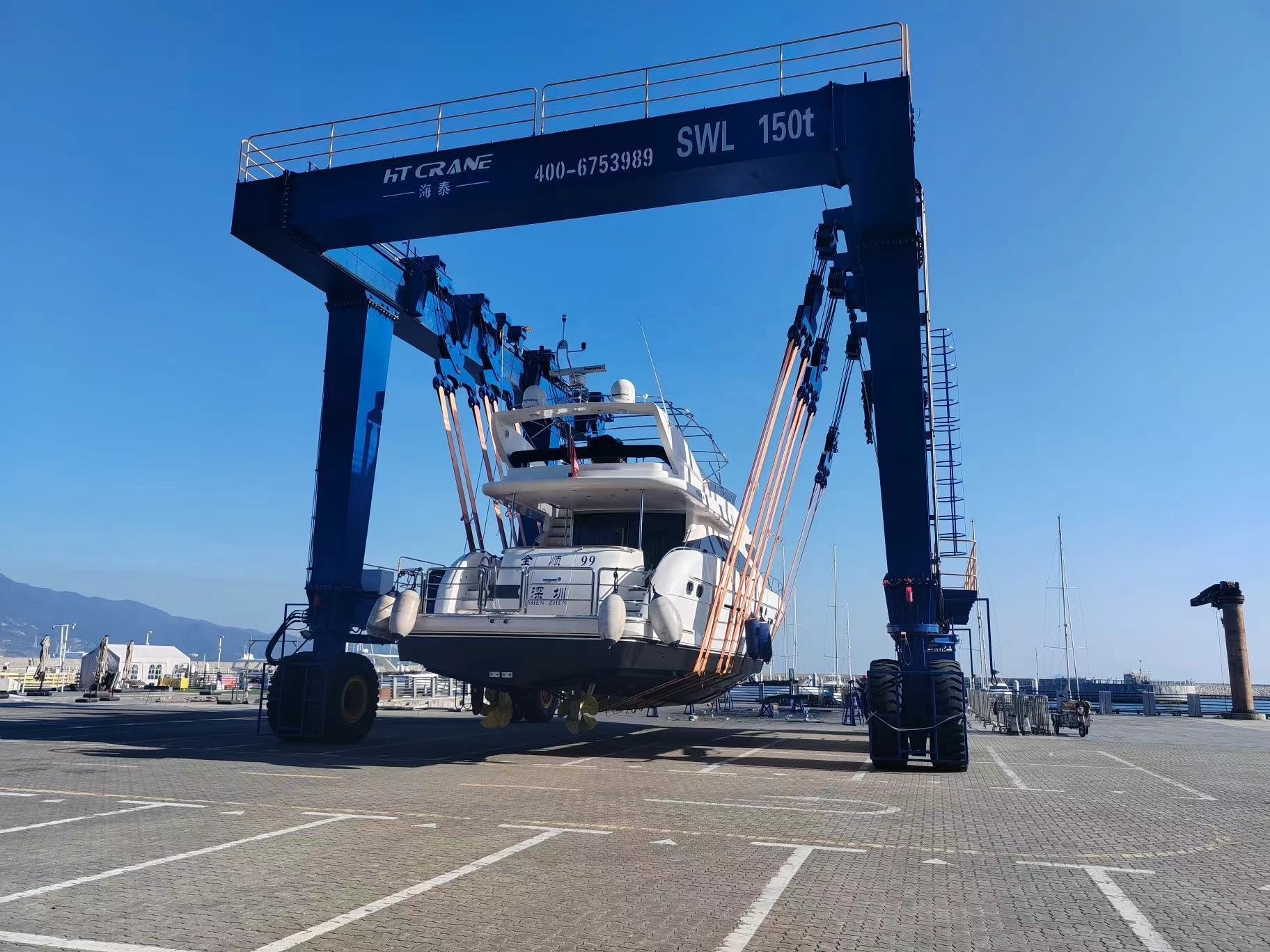 Customized Portable Boat Lifting Gantry Crane 100 Ton 300 Ton Yacht Mobile Travel Lift Gantry Crane for Sale