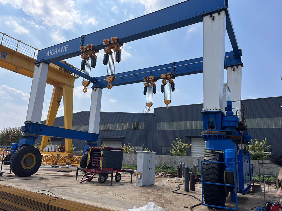 Customized Portable Boat Lifting Gantry Crane 100 Ton 300 Ton Yacht Mobile Travel Lift Gantry Crane for Sale