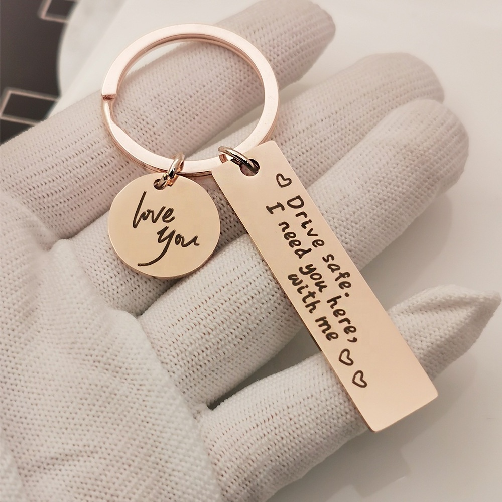 G.T Sleutelhangers Drive Safe I Need You Here With Me Couples Key Chains Key Rings Custom Logo Female For Father Gift