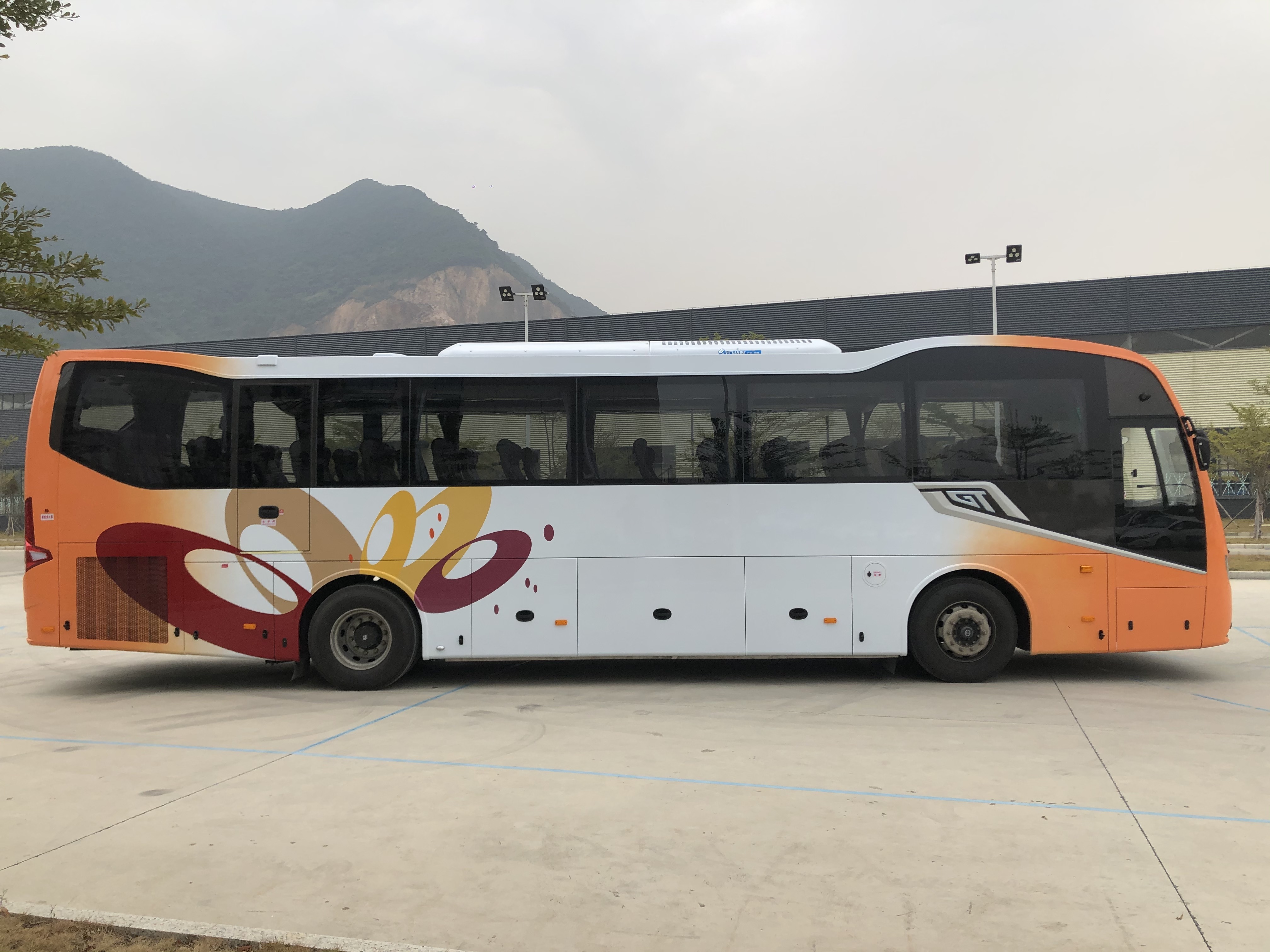 12m 50-60 seats Popular Luxury Coach Bus passenger bus for Long Distance Transport