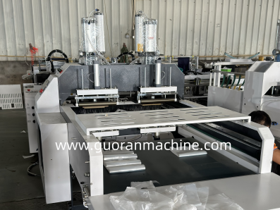 China Automatic Recycle Plastic Net Garbage Bag Forming Machine Plastic Bag Handle Making Machine