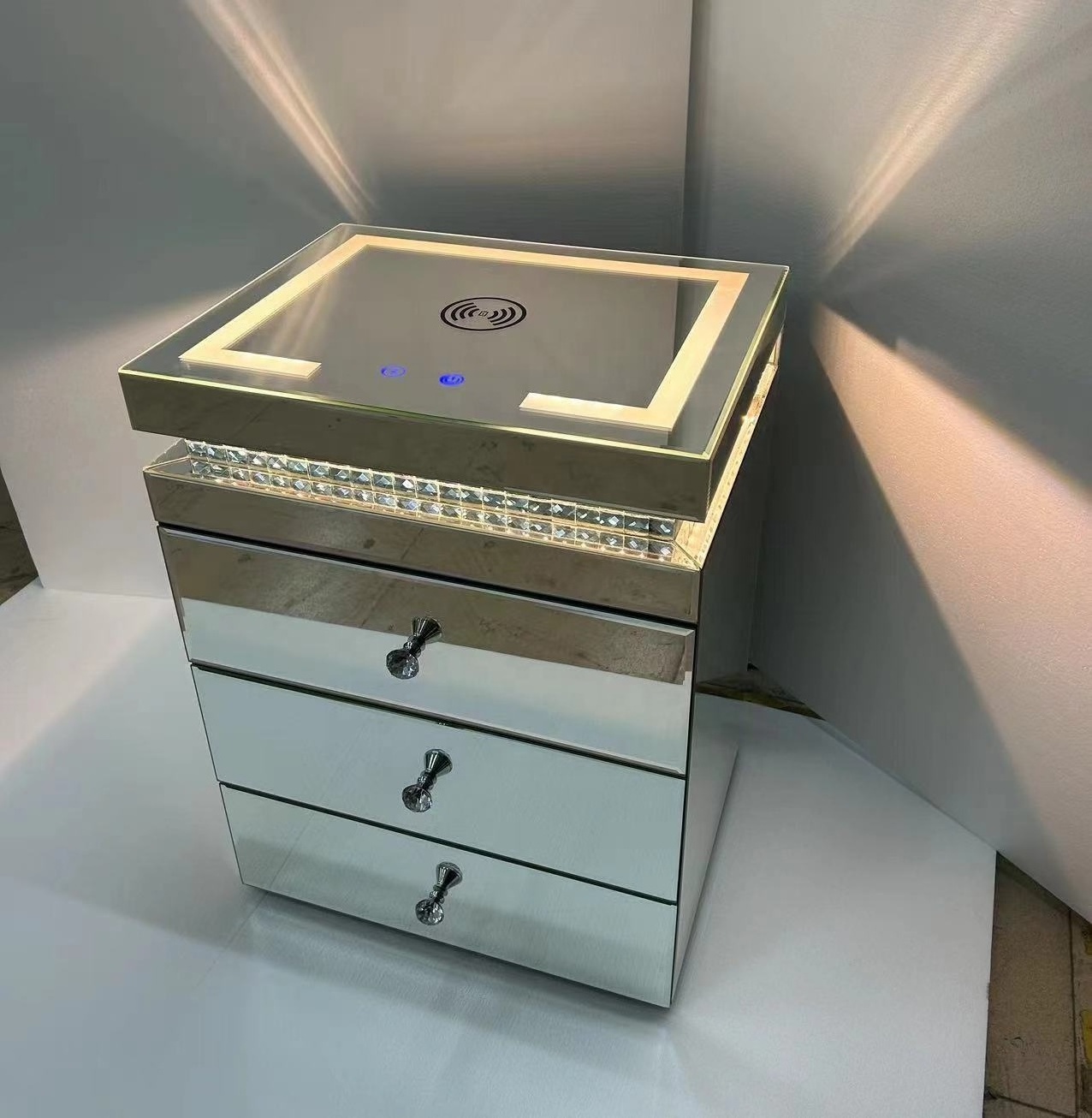 Hot Sale Smart Mirrored Bedside Table Mirrored Nightstand with LED lights Blue tooth Speaker & Wireless Charger Meubles Muebles