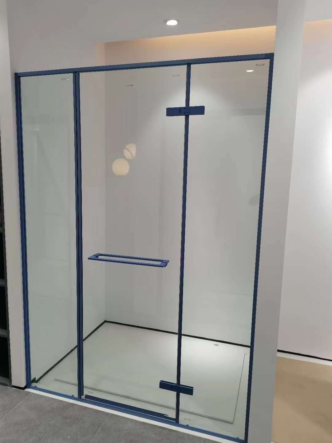 Latest Framed Tempered Glass Shower Room With Silding Shower Door