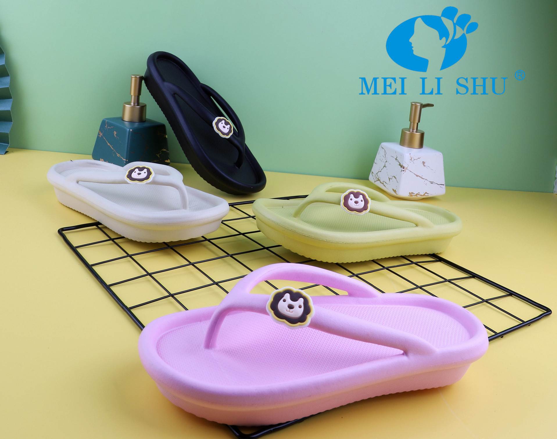 2024 Latest EVA soft indoor unisex slippers and flip flops for women plastic shoes