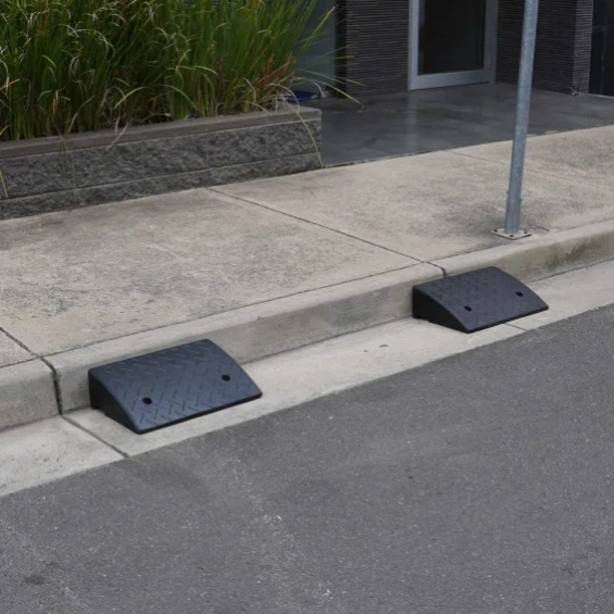 car ramp for roadway safety