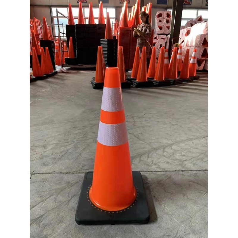 Custom Made 700 mm Reflective Road Safety PVC Traffic Cone Red Body Black Rubber Base Safety Used Traffic Cone