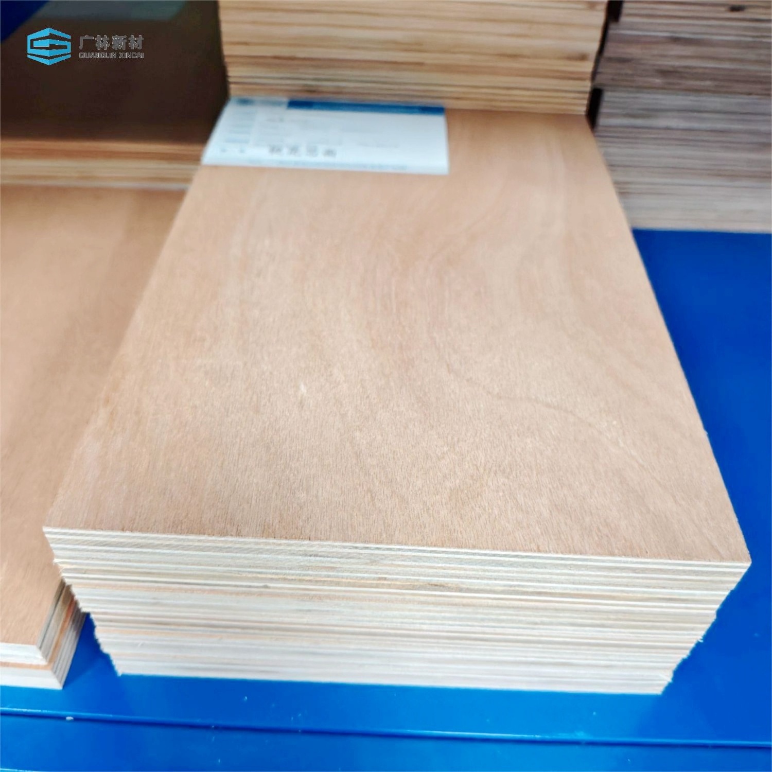 Wholesale 4x8 18mm ENF E0 Formaldehyde Grade Okoume Surface Eucalyptus Core Marine Plywood for Furniture Cabinets Decoration