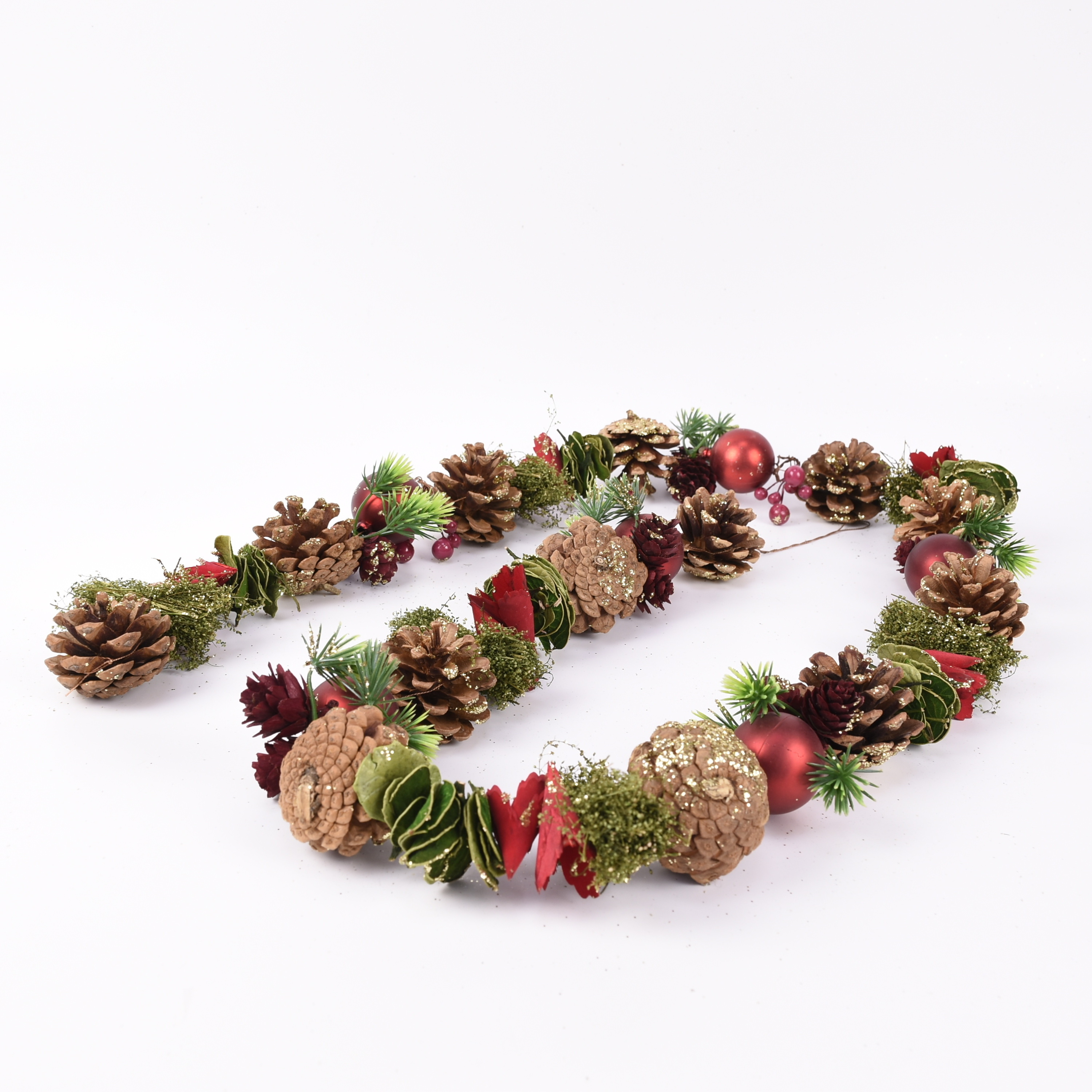 GY BSCI High Quality Handmade Decor Real Pine Cone Xmas Wreath Christmas Garland