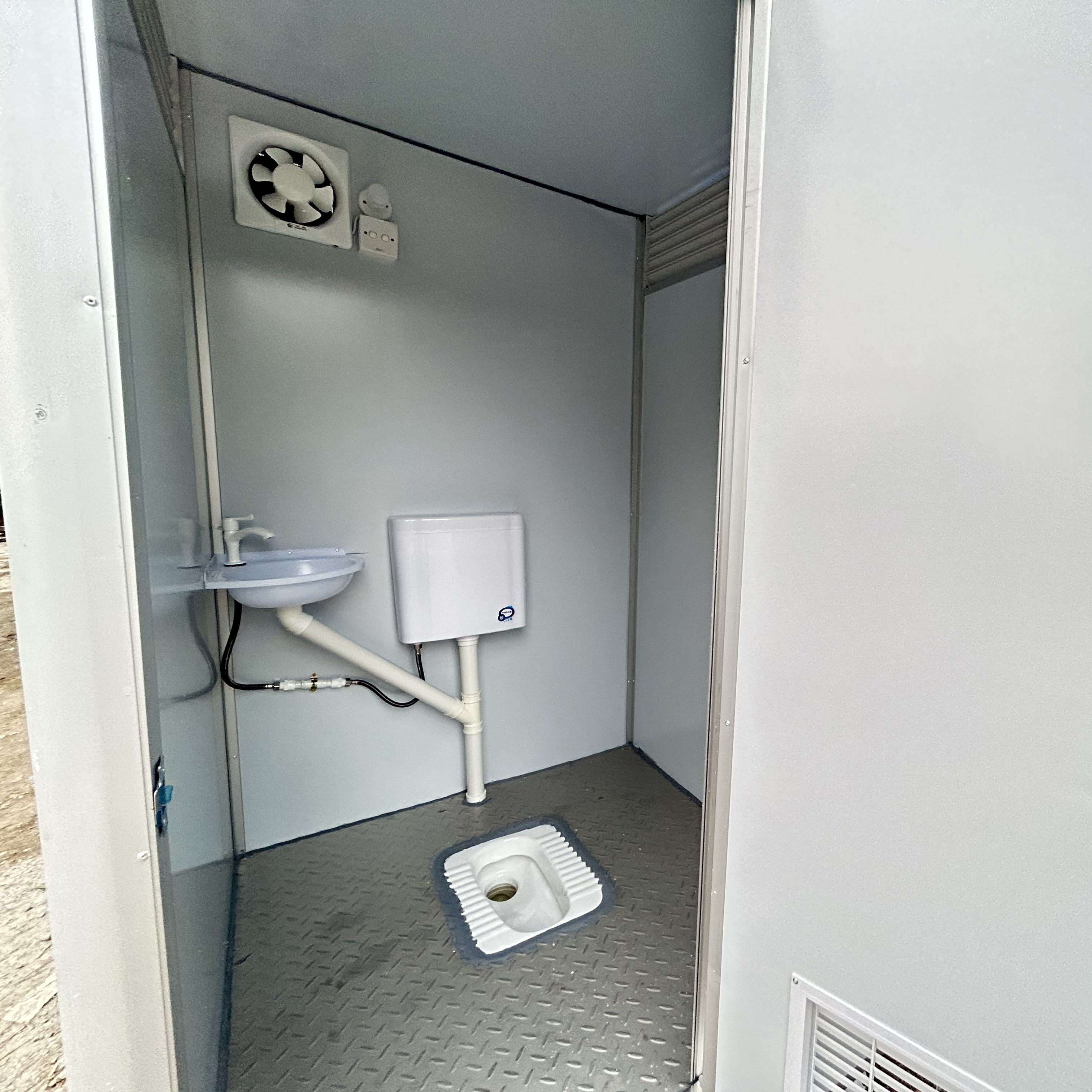 Portable Showers And Portable Toilets Mobile Plastic Price High Quality Cabin Portable Toilet Warehouse