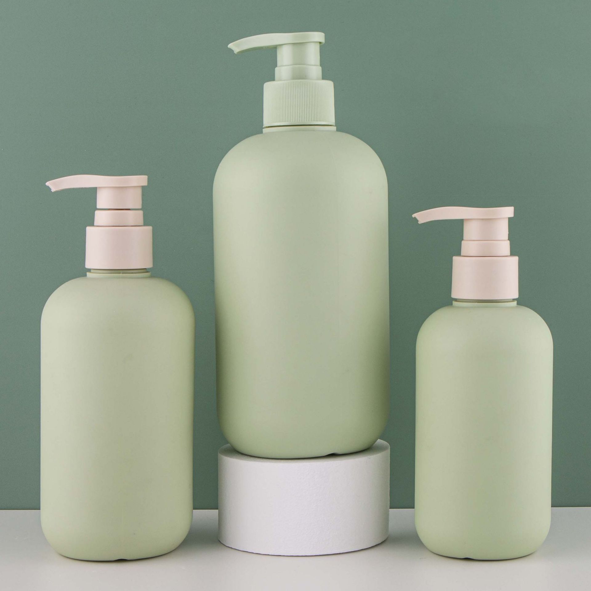 Green Plastic Cylindrical Cosmetic HDPE Bottle with Water Shampoo Dispenser Lotion Pump Shower Gel 200/260/300/400/500ML