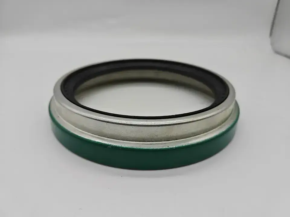 China Factory Cr 47697 Drive Axle Oil Seal 121.06*160.43*28.58 Truck Wheel Hub 47697 Oil Seal