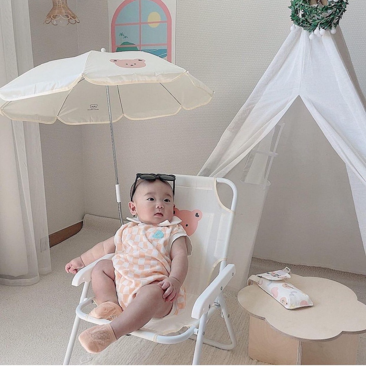 Korean ins outdoor children's chair Cartoon animal Sun protection folding chair Portable holiday baby beach chair with umbrella