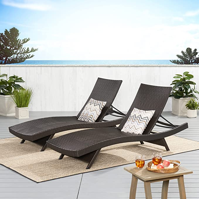 Guanya Wicker Chaise Lounge Chair Outdoor Pool Folding Stackable Sun Lounger Garden rattan Chaise Lounge bed