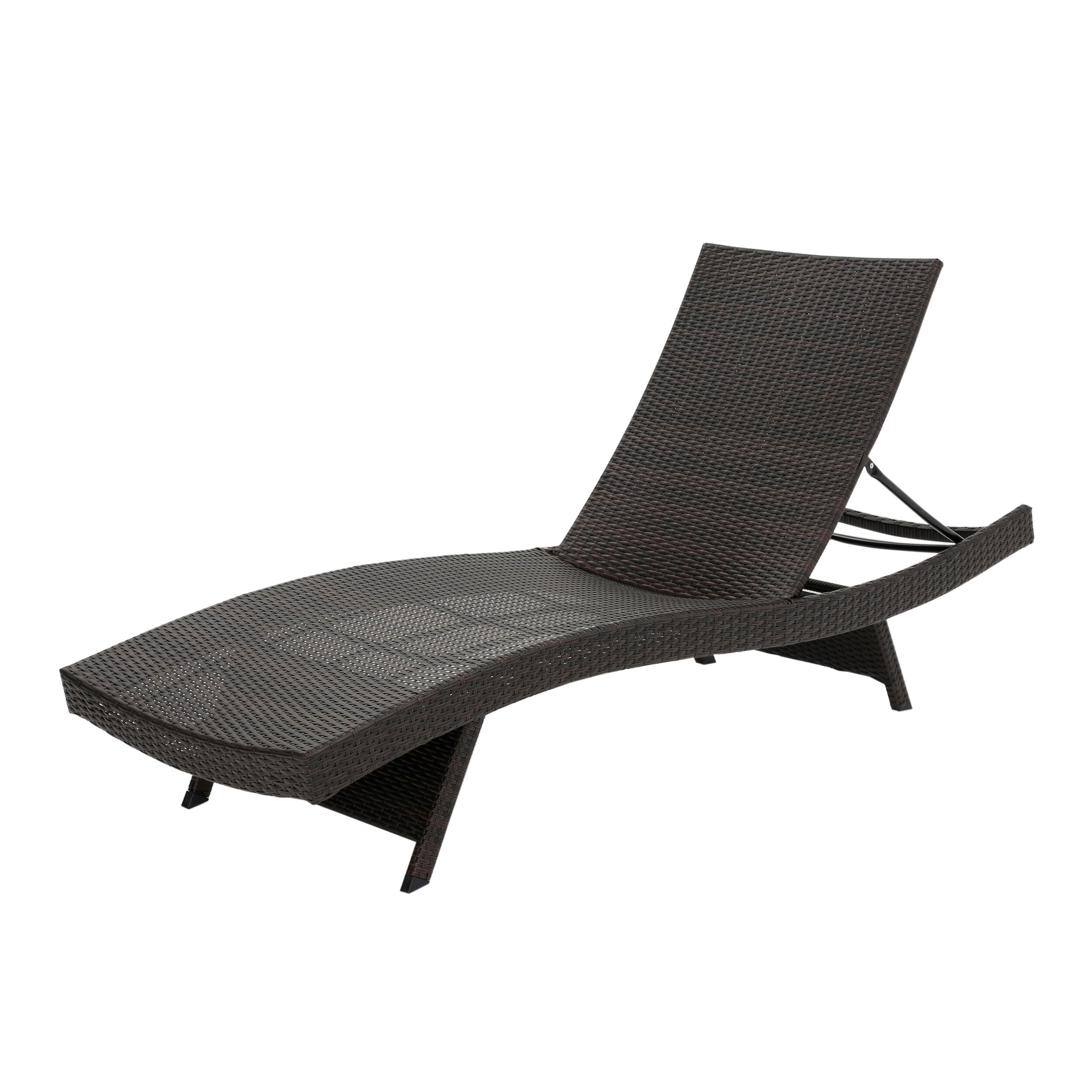 Guanya Wicker Chaise Lounge Chair Outdoor Pool Folding Stackable Sun Lounger Garden rattan Chaise Lounge bed