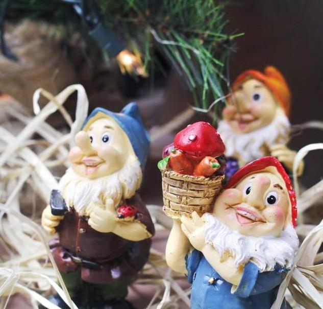 Custom Resin Christmas Miniature Gnome Fairy Garden Decoration