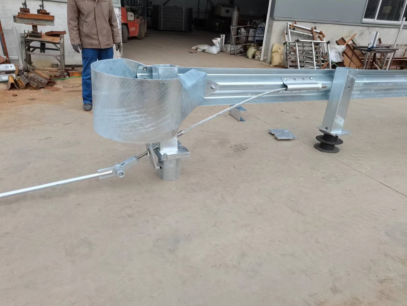 Factory Direct Sale Galvanized Crash Barrier Traffic Impact Attenuator Highway Guardrail End Terminals