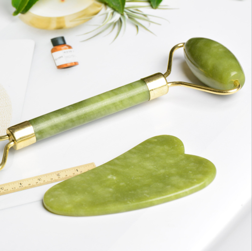 Natural green XiuYan jade roller set heart shape guasha facial massager green facial jade roller and gua sha set