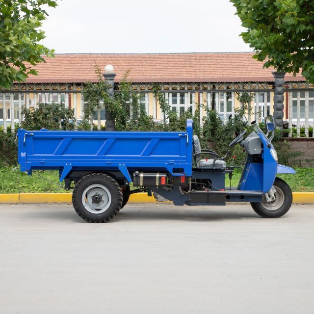 enclosed cabin and heavy loading motorized tricycle cargo tricycle three wheel motorcycle cheap factory motorcycle for sale