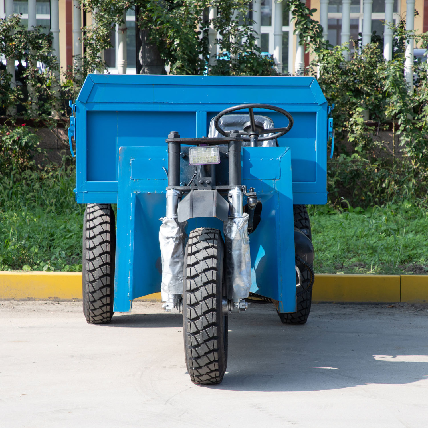 Electric Tricycle 3 Wheels Mini Dumper Trucks 1Ton Carrying Cargo Motorcycle Electric Cargo Tricycle