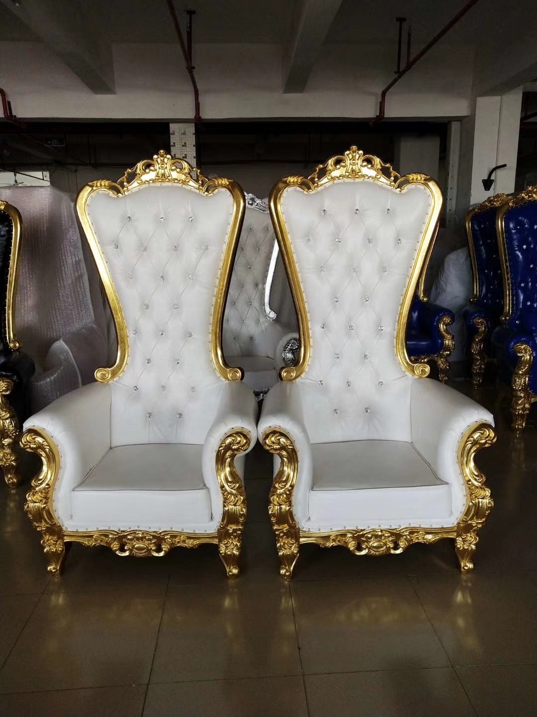 Hot sale Royal gold wooden frame red PU leather throne king chair hotel wedding chairs