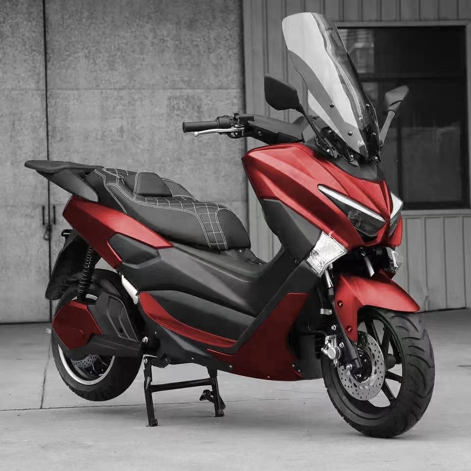 New and affordable fuel gasoline pedal moped 150cc 250cc scooter 50cc gasoline motorcycle