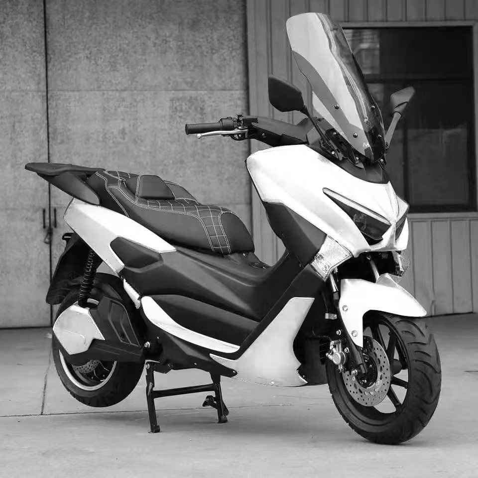 New and affordable fuel gasoline pedal moped 150cc 250cc scooter 50cc gasoline motorcycle