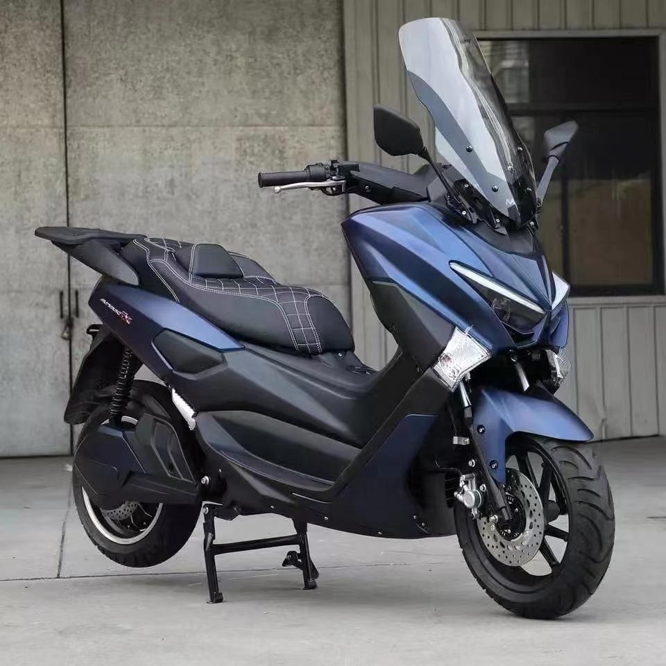 New and affordable fuel gasoline pedal moped 150cc 250cc scooter 50cc gasoline motorcycle