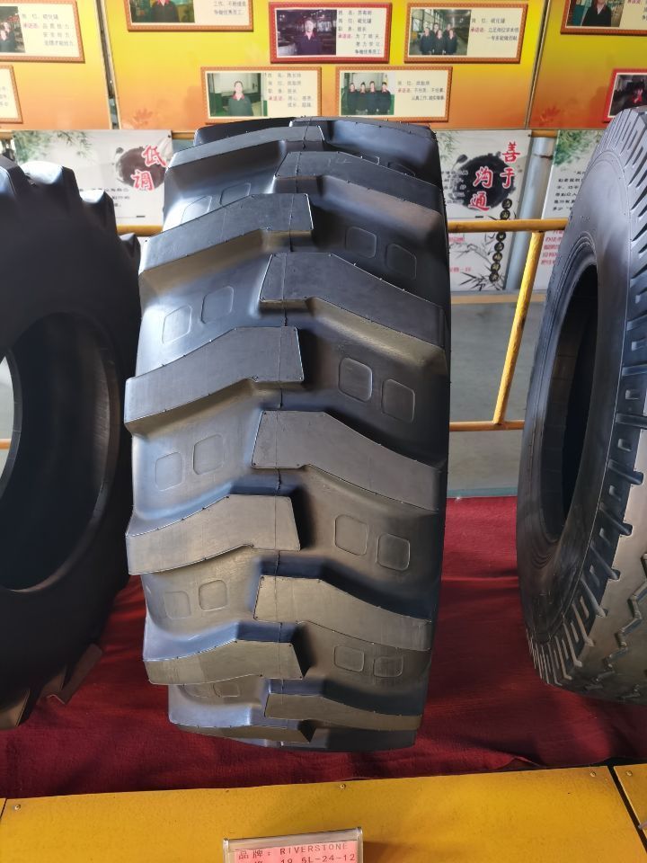 Agriculture tires Industrial tires R-4 Backhoe 16.9-24 16.9-28 21L-24 18.4-36