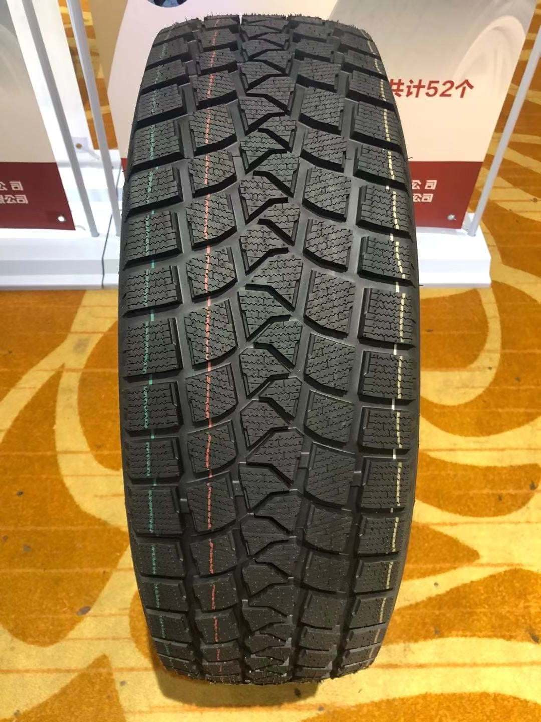 Winter PCR Car Tire 235/60R18 245/40R18 245/45R18 275/65R18 275/55R20 Snow Car Tyre