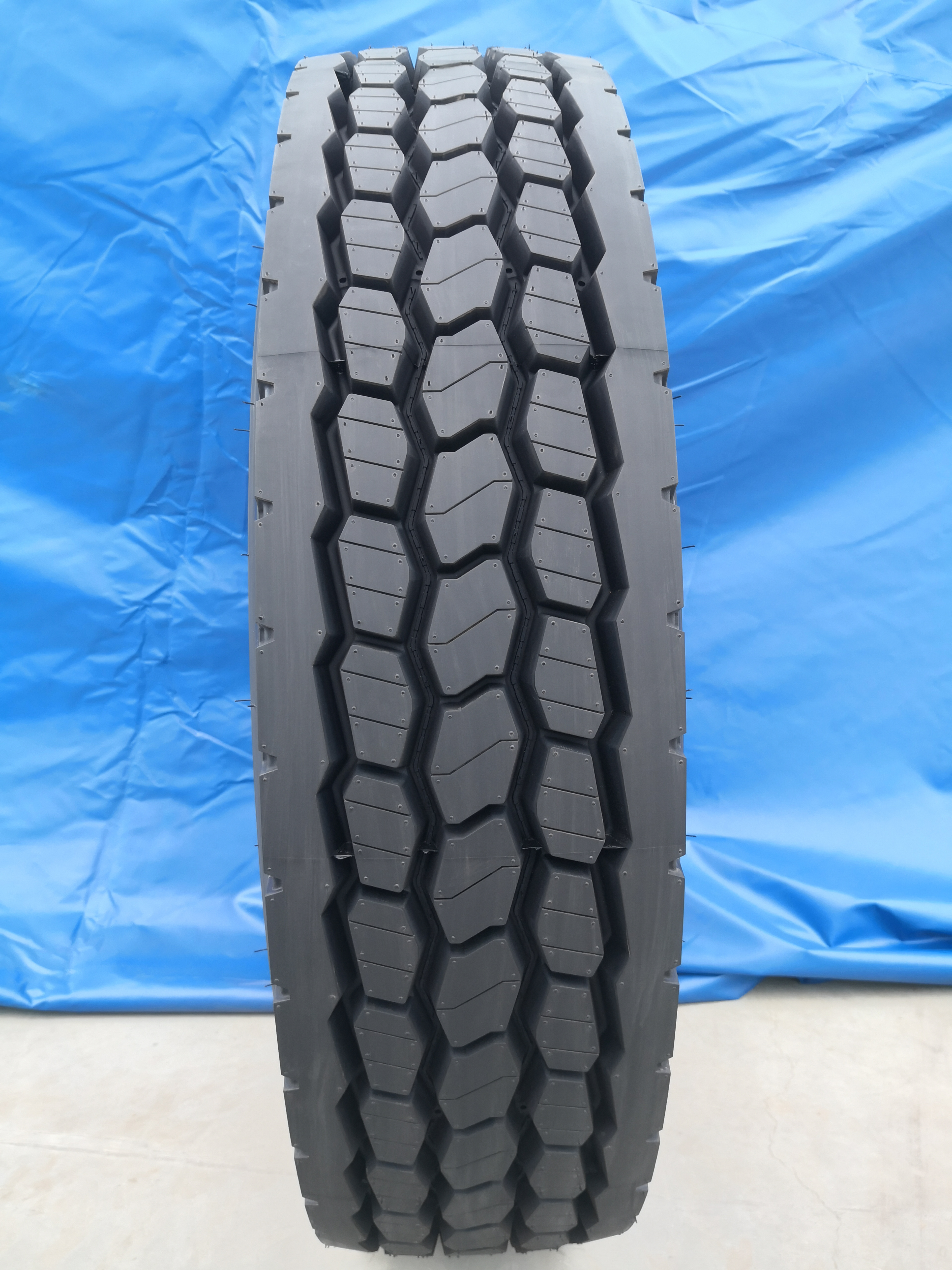 MADE IN THAILAND GERMANY TECH High QUALITY TBR Heavy Duty Light Truck Tire 11R22.5 11R24.5 295/75R22.5 For USA Market