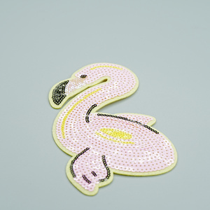 2024 Hot Selling Flamingo Embroidery Patches Type Sequins Patch With Glue On Back Heat Transfer Patches Factory Price