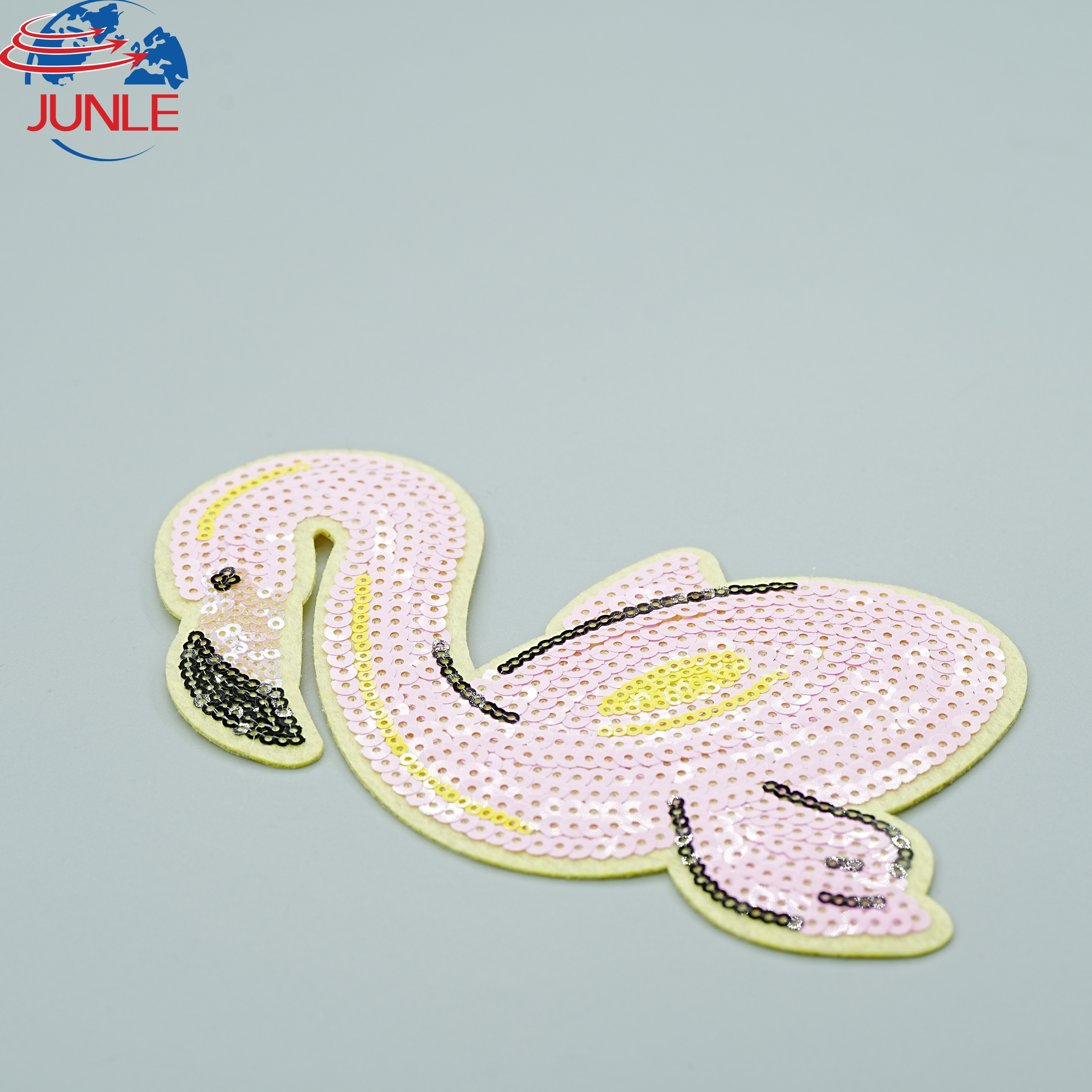 2024 Hot Selling Flamingo Embroidery Patches Type Sequins Patch With Glue On Back Heat Transfer Patches Factory Price