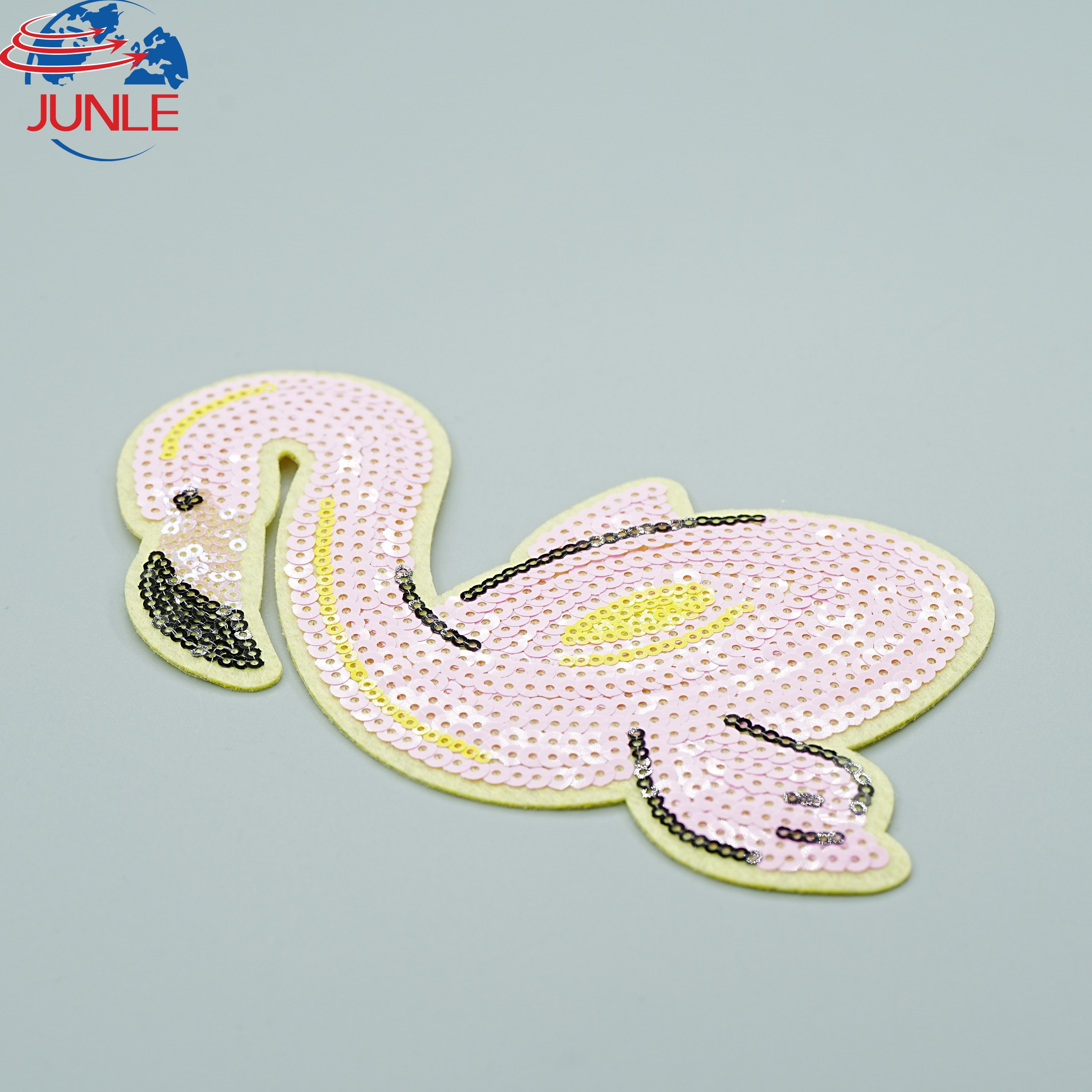 2024 Hot Selling Flamingo Embroidery Patches Type Sequins Patch With Glue On Back Heat Transfer Patches Factory Price