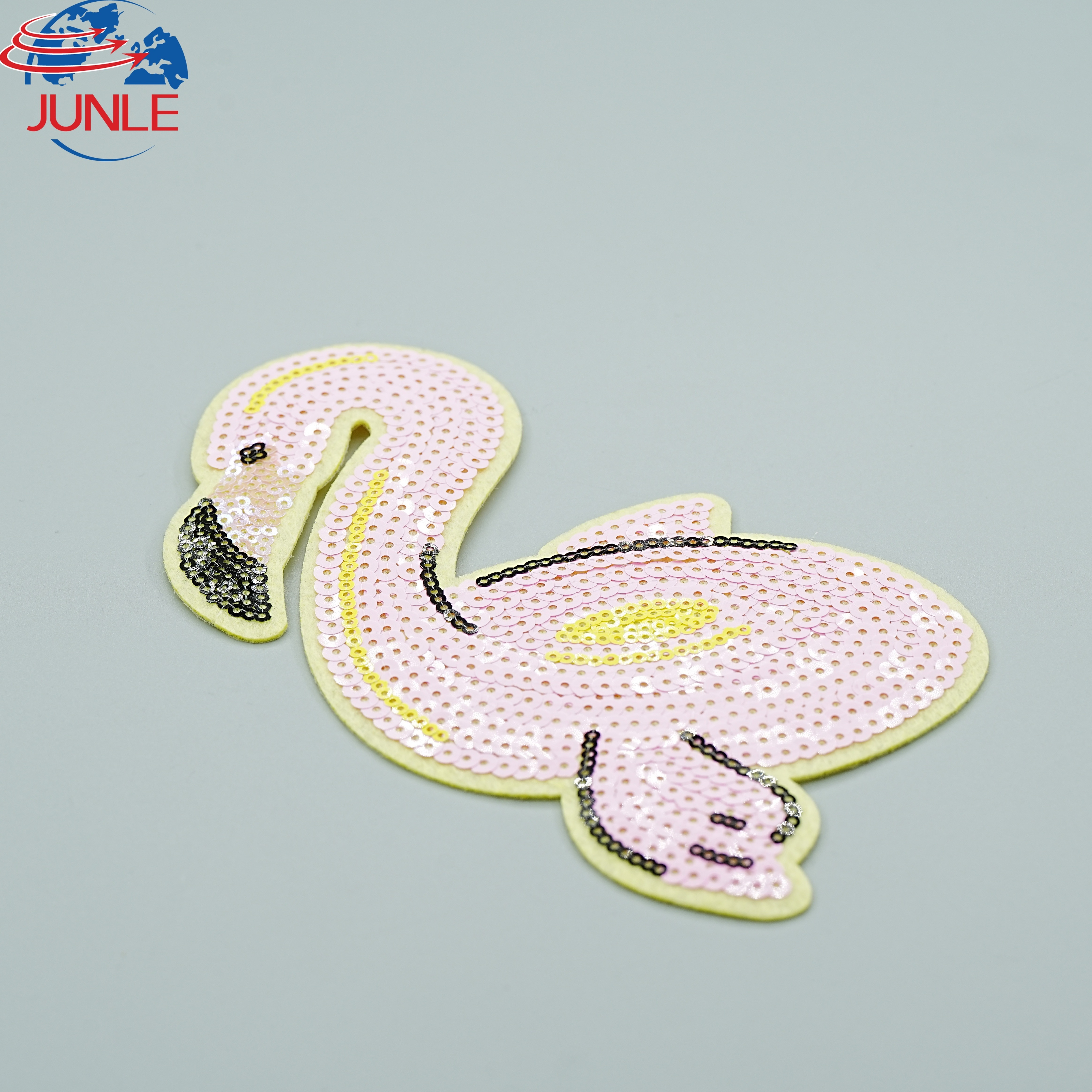 2024 Hot Selling Flamingo Embroidery Patches Type Sequins Patch With Glue On Back Heat Transfer Patches Factory Price