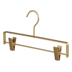 Hot sale online Classic modern fashion  hangers with clips deluxe gold outlet hangers metal for pants hangers