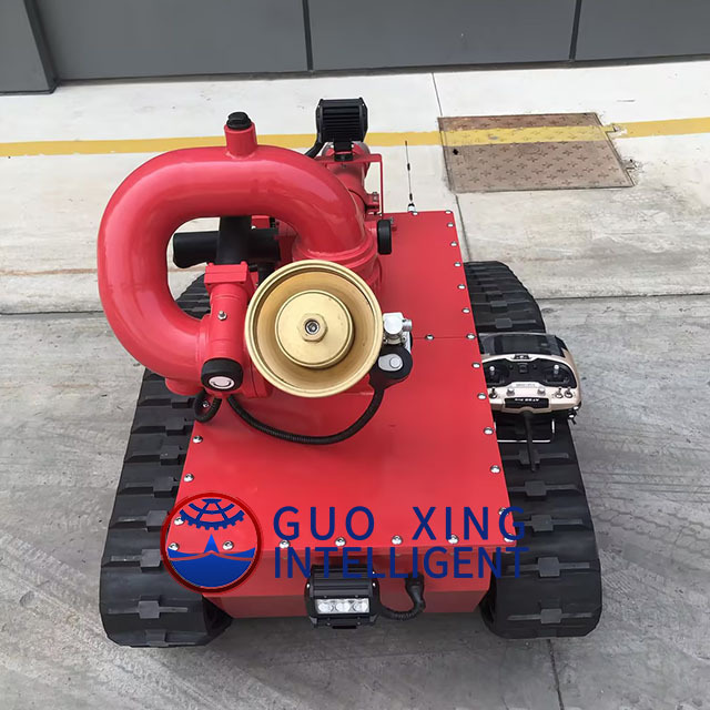 Remote control PLT1000 tracked robot chassis with 40l/s flow rate water cannon for fire fighting