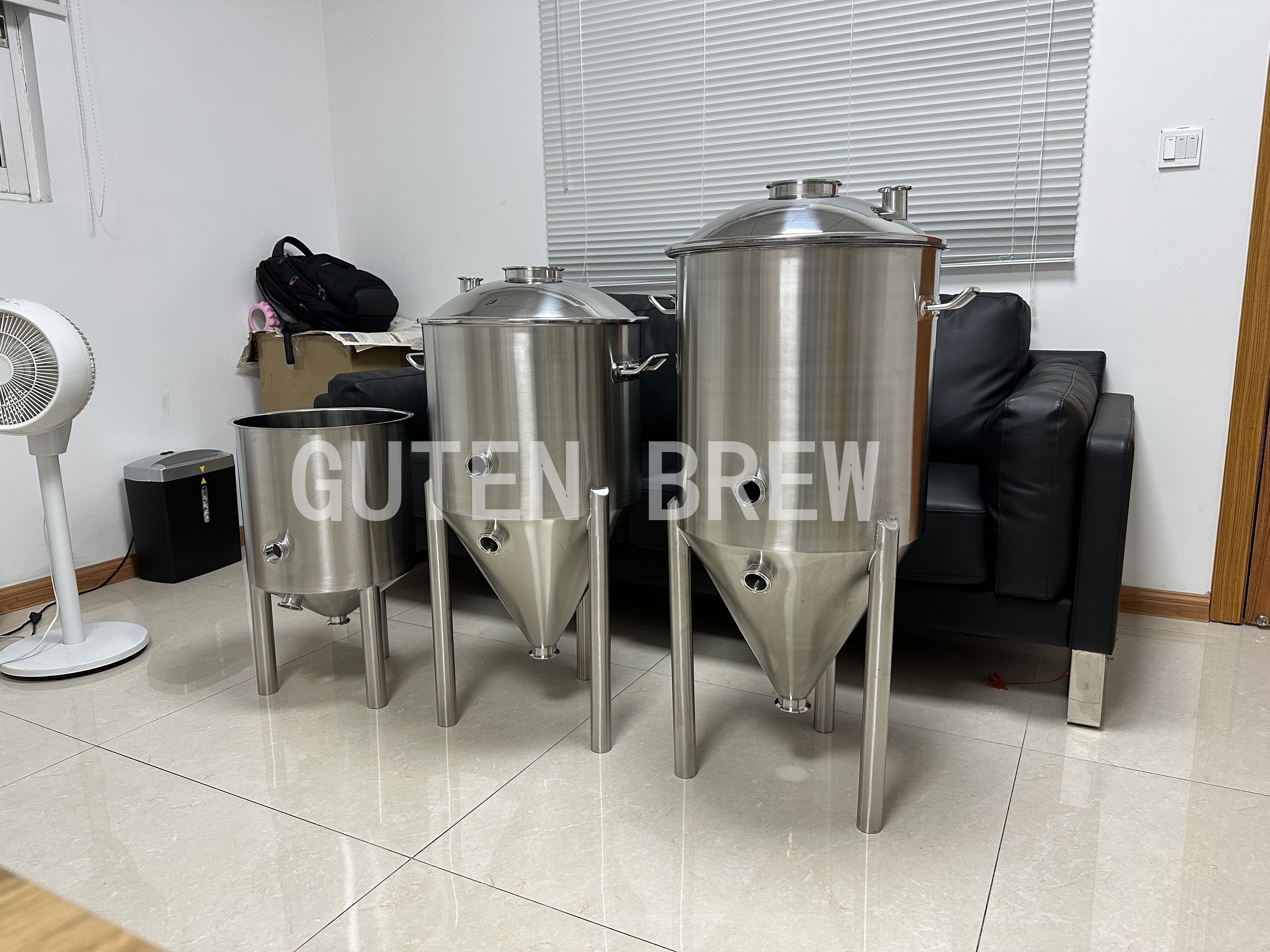 Guten 30L 55L 75L Pressurized fermenter / Beer Brewing Equipments / Stainless steel fermentation tank/304 SS Conical Fermenter