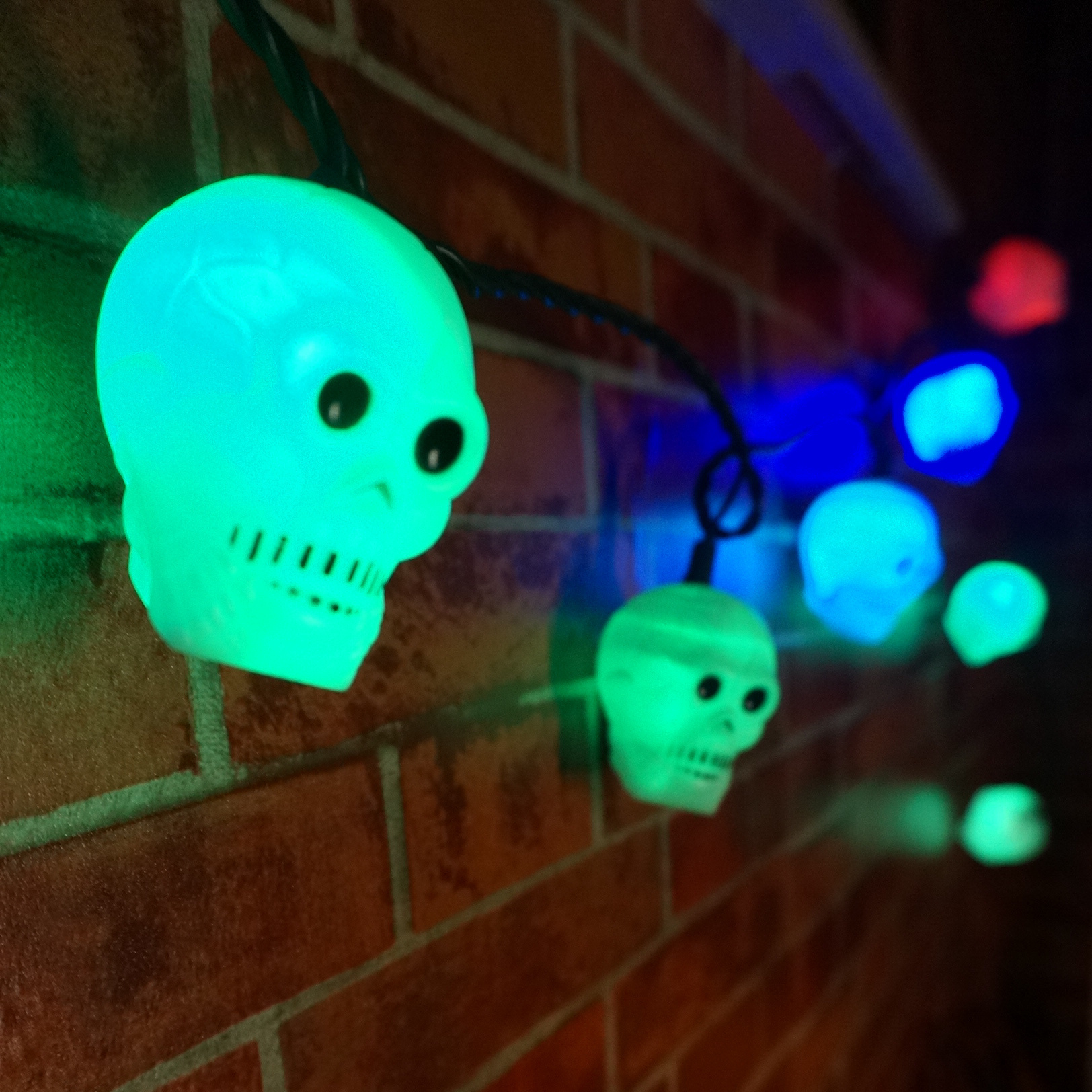 Tiktok Critical fire 1.5M 10 Led outdoor indoor Decorations Battery Operated  Mini Led Skull String Halloween Light