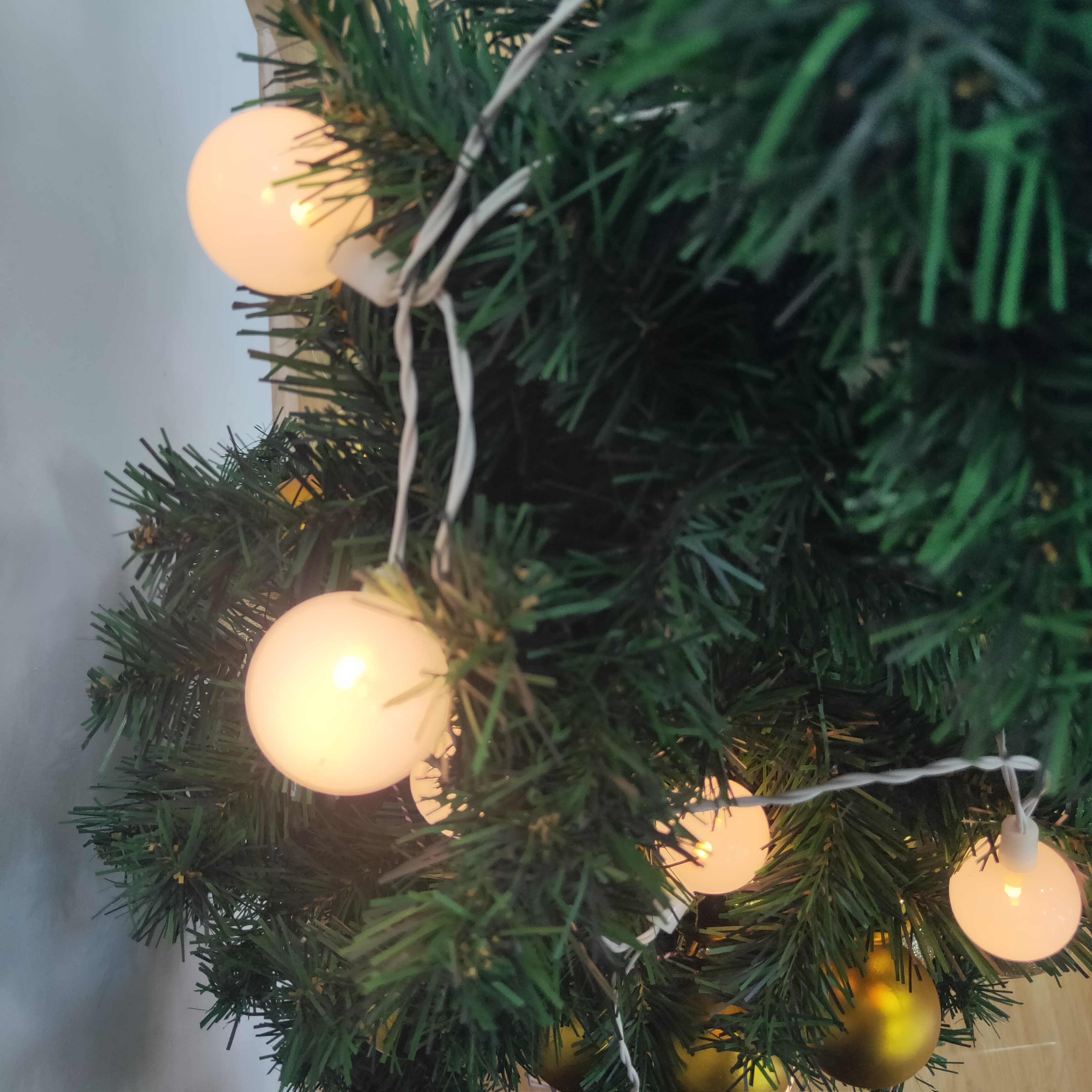 Battery power globe led string pendant ball light IP44 waterproof christmas light