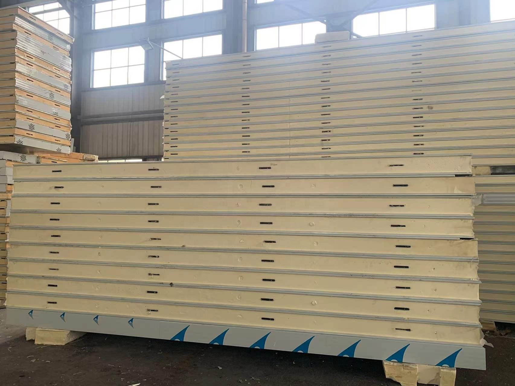 Hot sale cold room insulation panels100mm 120mm 150mm  pu sandwich panel equipment  for cold room