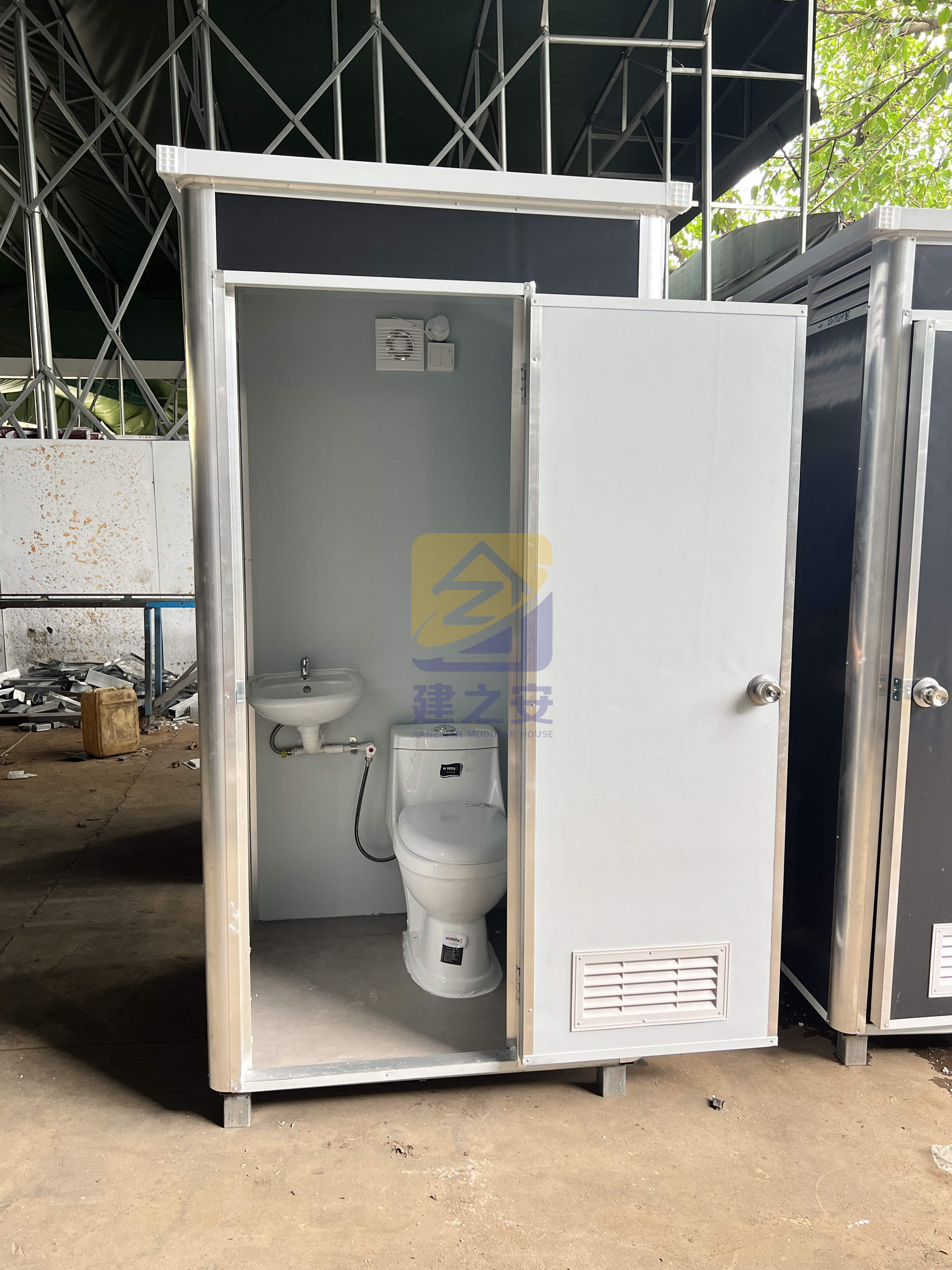 Prefab Modular EPS Sandwich Toilet Houses Mobile Bathroom Pods Portable Restroom Toilet Cabin Houses Ready To Ship